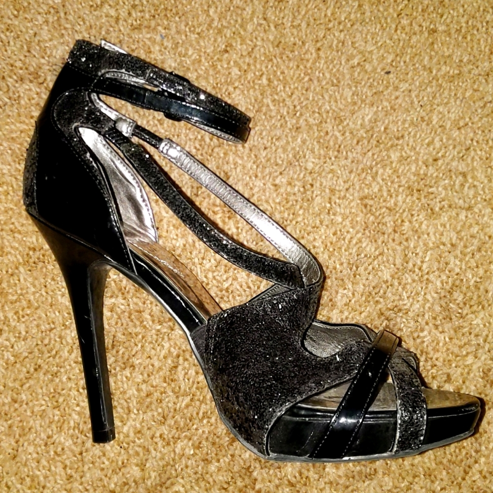 Guess stilletos
